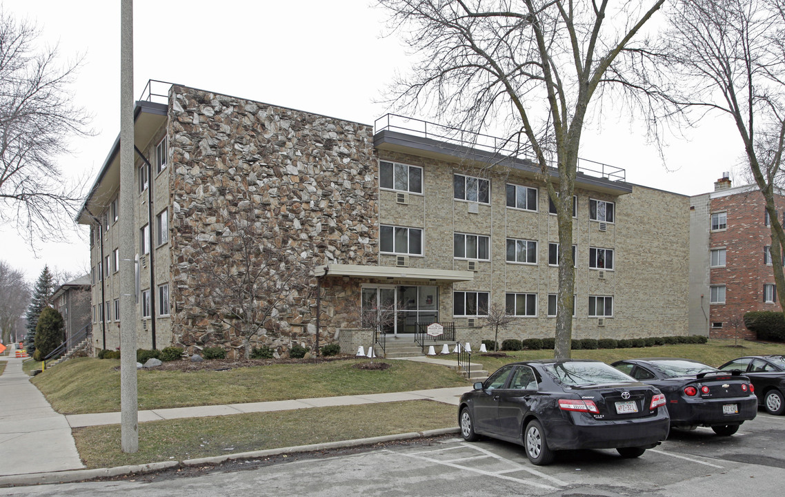 Belleview Park Apartments in Milwaukee, WI - Foto de edificio