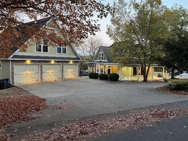 523 S Clifford St in Harrison, AR - Building Photo - Building Photo