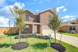 4266 Barrington Cv Ln in Baytown, TX - Building Photo - Building Photo