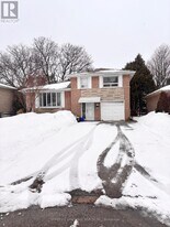 27 Arrowflight Dr in Markham, ON - Building Photo