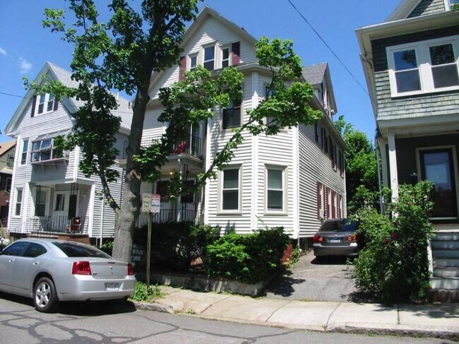 51 Porter Rd in Cambridge, MA - Foto de edificio - Building Photo