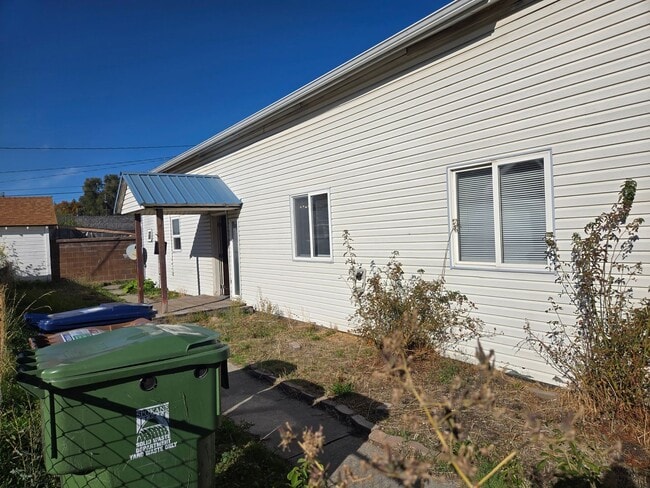 property at 5111 N Stone St