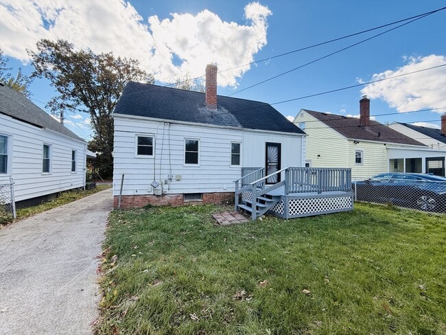 19161 Raymond St in Maple Heights, OH - Building Photo - Building Photo