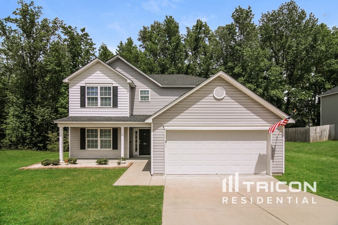 142 Ridgemoore Ct in Four Oaks, NC - Building Photo
