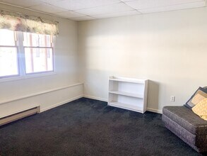 51 1/2 Hatfield St in Northampton, MA - Building Photo - Building Photo