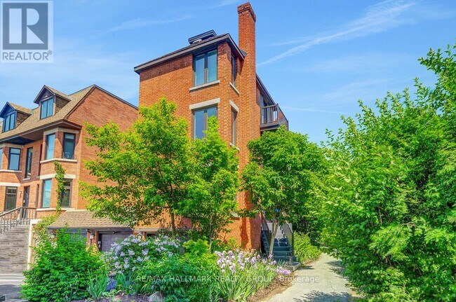 80 Queen Elizabeth Driveway in Ottawa, ON - Building Photo - Building Photo