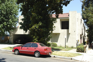 1122 N Stoneman Ave in Alhambra, CA - Building Photo - Building Photo