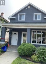 1530 Stittsville Main St in Ottawa, ON - Building Photo