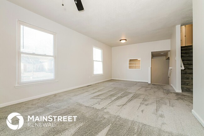 2128 E Arrowhead Cir in Olathe, KS - Foto de edificio - Building Photo