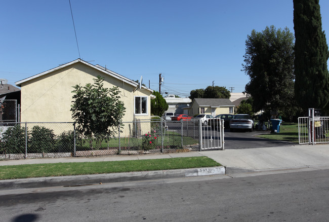 3923 Walnut St in Cudahy, CA - Building Photo - Building Photo