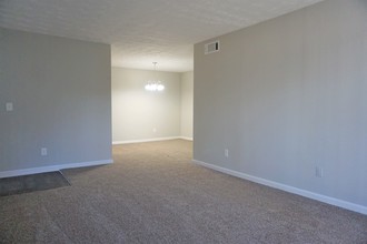 Silver Oak Apartments in Clarkston, GA - Building Photo - Building Photo