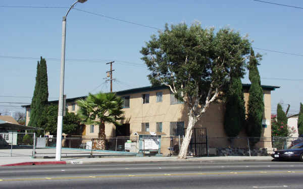 6229 Gage Ave in Bell Gardens, CA - Building Photo