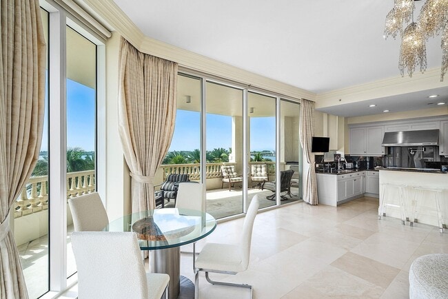 3000 S Ocean Blvd in Palm Beach, FL - Building Photo - Building Photo