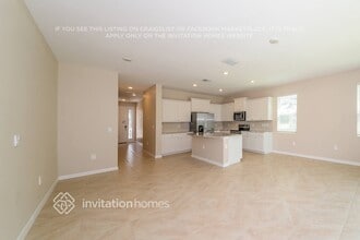 2830 Midnight Pearl Dr in Sarasota, FL - Foto de edificio - Building Photo