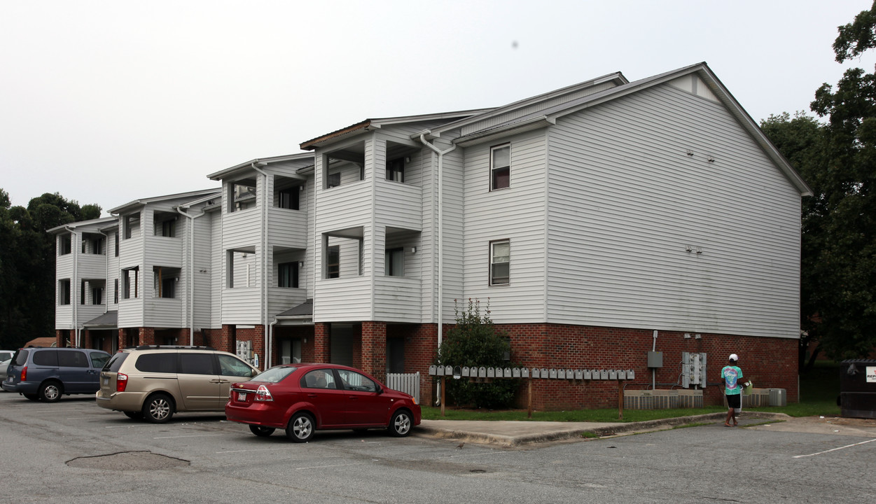 Pomona Heights Apartments in Greensboro, NC - Building Photo