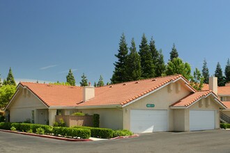 Audubon Court Apartments in Fresno, CA - Foto de edificio - Building Photo