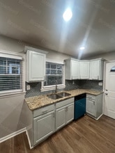 955 Byron Dr SW in Atlanta, GA - Building Photo - Building Photo