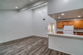 13126 Bromont Ave in Los Angeles, CA - Building Photo - Building Photo