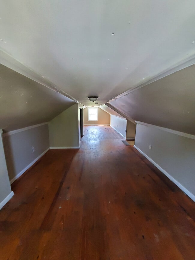 property at 158 Leeward Ave