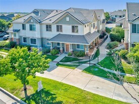 22685 E Ontario Dr in Aurora, CO - Building Photo