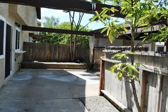 10626 Escobar Dr in San Diego, CA - Building Photo - Building Photo