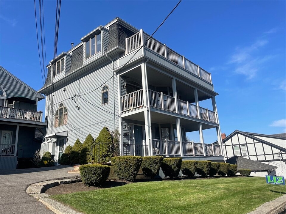 98 Rockland St in Swampscott, MA - Building Photo