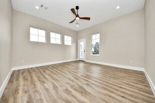 127 E 38th St in Houston, TX - Building Photo