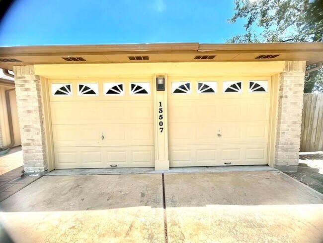 13507 Chipman Glen Dr in Houston, TX - Building Photo - Building Photo