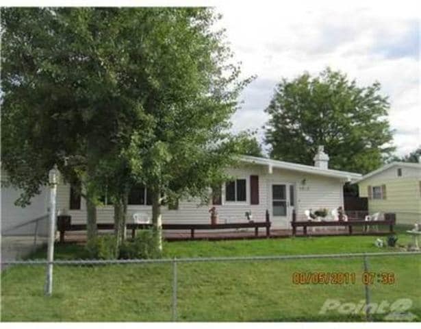 property at 1915 Parkhill Dr