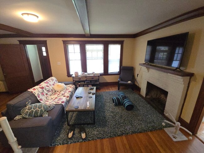 281 Lowell Ave, Unit 2