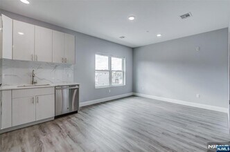 311 Sip Ave in Jersey City, NJ - Building Photo - Building Photo