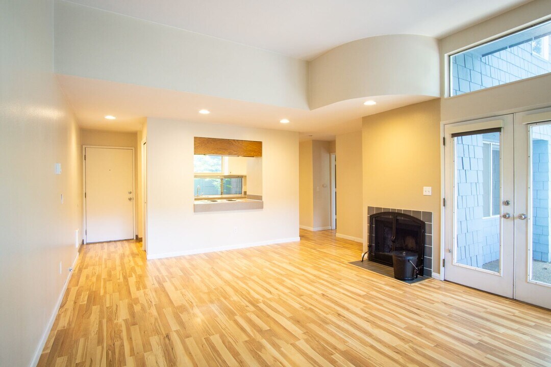 4685 Galewood St in Lake Oswego, OR - Building Photo