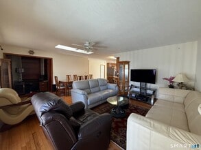 14 Daniel Dr in East Windsor, CT - Building Photo - Building Photo