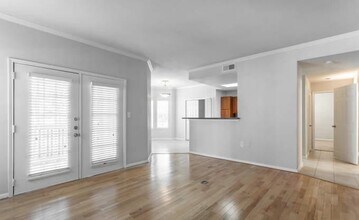 2525 Barry Rose Rd in Pearland, TX - Building Photo - Building Photo