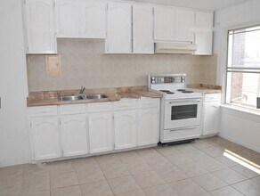 3 bedroom on 2nd floor unit for rent in Toronto, ON - Building Photo - Building Photo