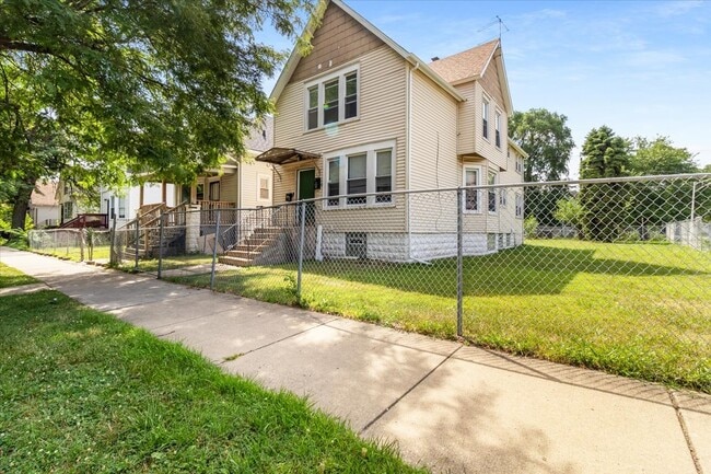 property at 257 W 109th Pl
