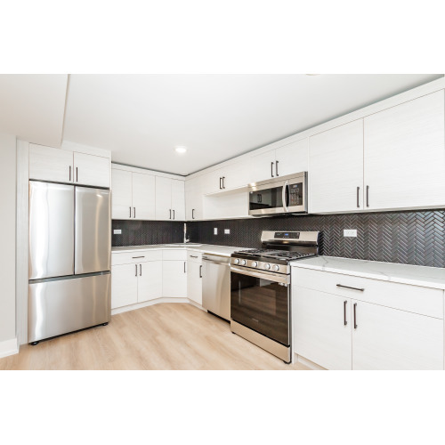 2317 W Iowa St in Chicago, IL - Building Photo - Building Photo