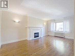 95 Chatsworth Dr in Toronto, ON - Building Photo - Building Photo