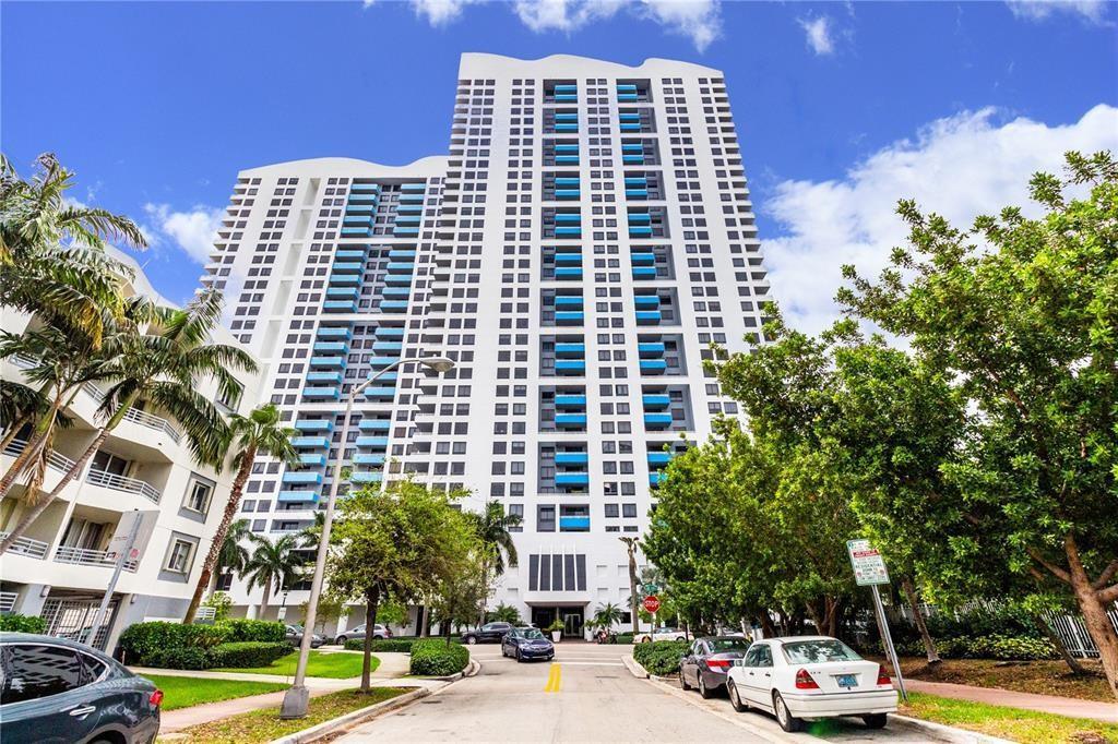 1330 West Ave in Miami Beach, FL - Building Photo