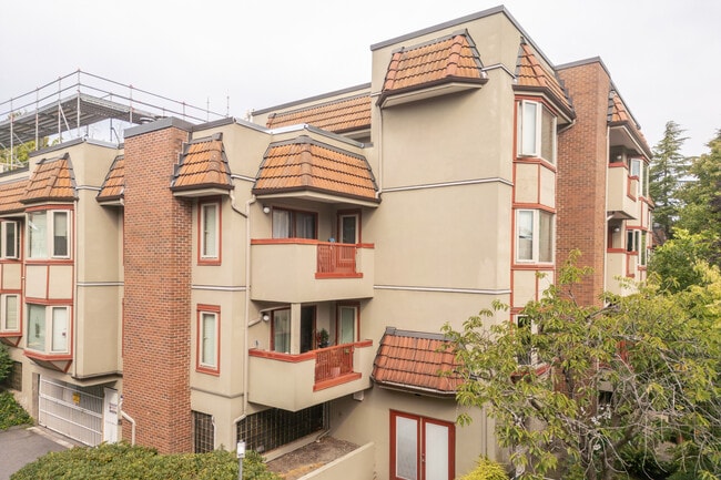 7671 Minoru Blvd in Richmond, BC - Building Photo - Building Photo