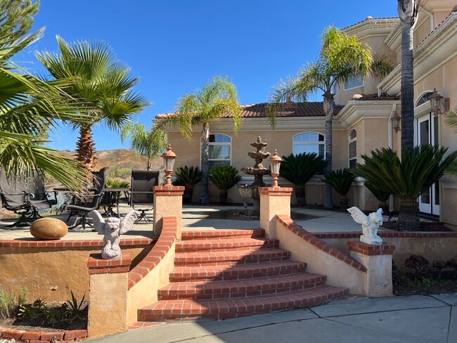 30926 Sunrise Hills Rd in Santa Clarita, CA - Building Photo - Building Photo