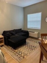 8292 Mulligan Cir, Unit B in Port St. Lucie, FL - Foto de edificio - Building Photo