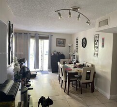 3522 NE 171 St in Miami, FL - Building Photo - Building Photo