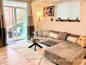 17431 3rd Ave SE in Bothell, WA - Building Photo - Building Photo