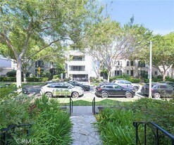 145 S Crescent Dr, Unit 1 in Beverly Hills, CA - Building Photo