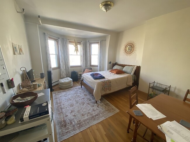 property at 712 Commonwealth Ave