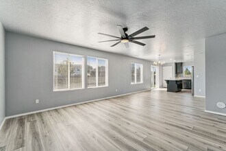 1367 Placerville Ct in Middleton, ID - Foto de edificio - Building Photo