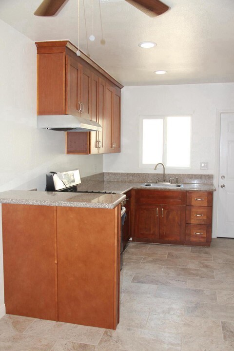11029 Hesby St, Unit 1/2 in Los Angeles, CA - Building Photo