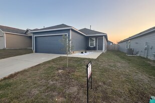 9142 Coronal Rings in San Antonio, TX - Building Photo