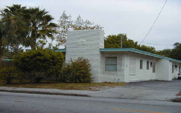 Regency Villas in St. Petersburg, FL - Building Photo - Building Photo